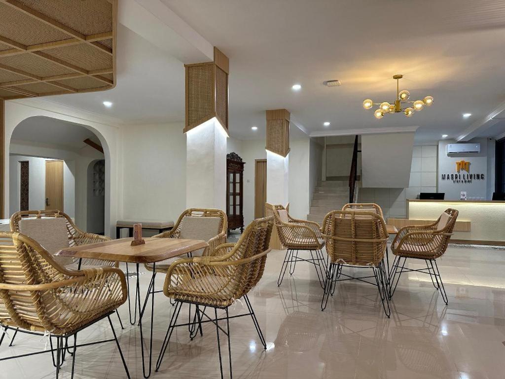 فندق Masri Living By Daphna International يوغياكارتا المظهر الخارجي الصورة